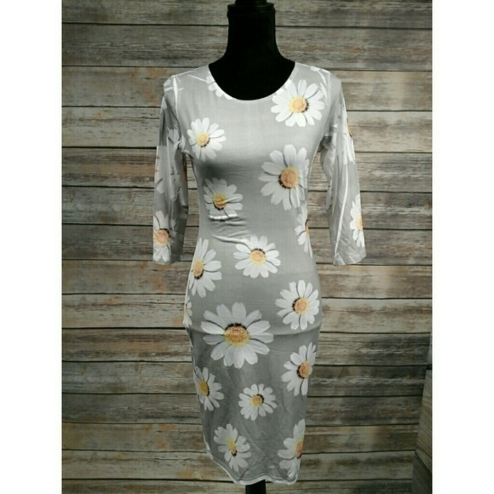 Plus. Gray daisy midi dress - Picture 3 of 5